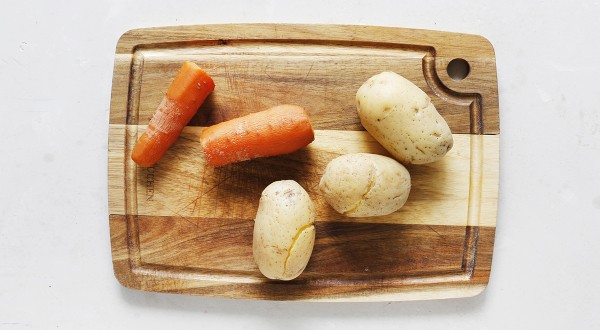 Салат оливье с колбасой и свежим огурцом, пошаговый рецепт с фото Салат оливье с колбасой и свежим огурцом, пошаговый рецепт с фото