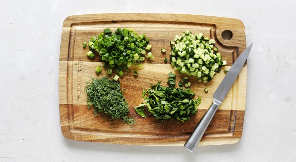 Салат оливье с колбасой и свежим огурцом, пошаговый рецепт с фото Салат оливье с колбасой и свежим огурцом, пошаговый рецепт с фото