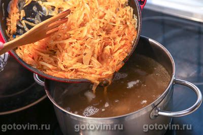 Щи из кислой капусты (без картошки, но с мукой) Щи из кислой капусты (без картошки, но с мукой)
