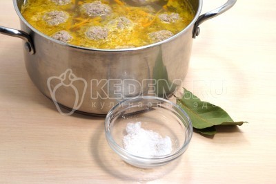 Суп с фрикадельками и вермишелью Суп с фрикадельками и вермишелью