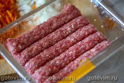 Суп с сырыми мясными колбасками чевапчичами