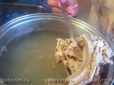 Свекольник на свиных ребрышках со свекольной ботвой Свекольник на свиных ребрышках со свекольной ботвой