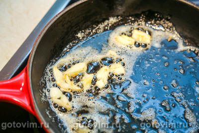 Свинина в виноградном соусе, запеченная в духовке 