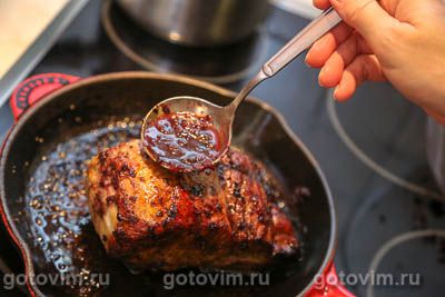 Свинина в виноградном соусе, запеченная в духовке 