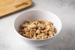 Вегетарианский салат в виде Кролика на Новый год 2023