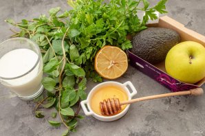 Зеленый смузи с мятой и авокадо Зеленый смузи с мятой и авокадо