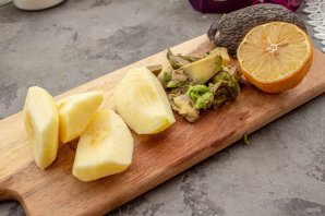 Зеленый смузи с мятой и авокадо Зеленый смузи с мятой и авокадо