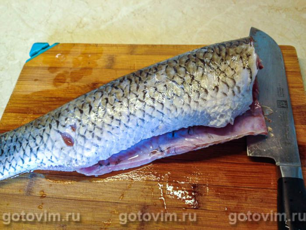 Белый амур, запеченный с творожным сыром в фольге Белый амур, запеченный с творожным сыром в фольге