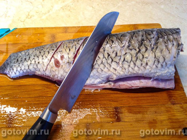 Белый амур, запеченный с творожным сыром в фольге Белый амур, запеченный с творожным сыром в фольге