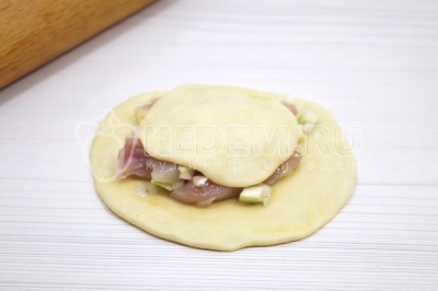 Элеш с курицей и кабачками Элеш с курицей и кабачками