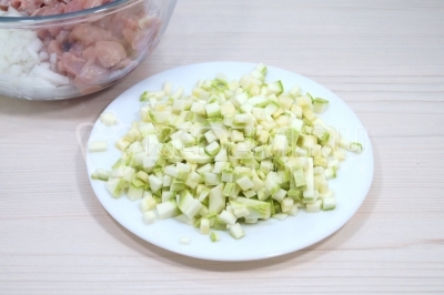 Элеш с курицей и кабачками Элеш с курицей и кабачками