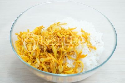 Пирог с горбушей и рисом