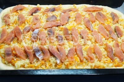 Пирог с горбушей и рисом