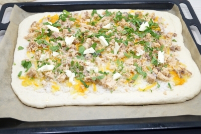 Пирог с рыбными консервами