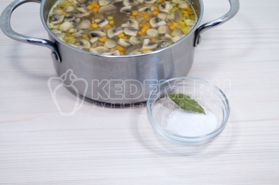 Суп с шампиньонами и картофелем Суп с шампиньонами и картофелем