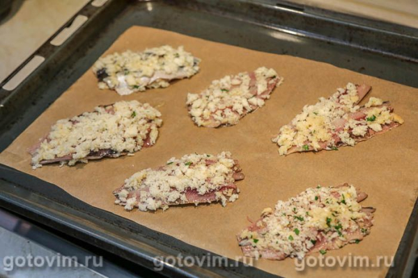 Беломорская сельдь, запеченная в панировке из хлебных крошек Беломорская сельдь, запеченная в панировке из хлебных крошек