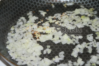 Грибной суп с опятами на мясном бульоне