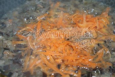 Грибной суп с опятами на мясном бульоне