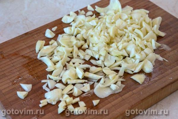 Кабачки, фаршированные хлебными крошками и сыром