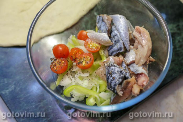 Лодочки пиде с овощами и скумбрией Лодочки пиде с овощами и скумбрией