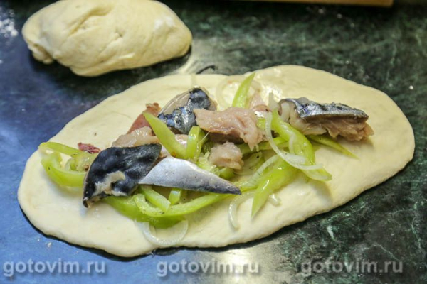 Лодочки пиде с овощами и скумбрией Лодочки пиде с овощами и скумбрией