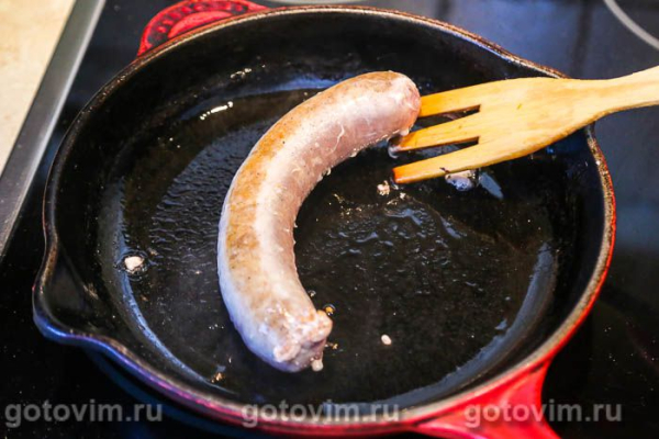 Пирог-плетенка с колбаской для жарки и спаржей с чесноком Пирог-плетенка с колбаской для жарки и спаржей с чесноком