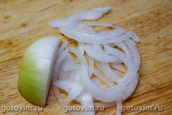 Салат из утиных желудочков с пряной морковью и соевым сусом