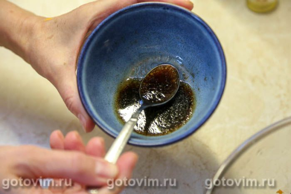 Салат из утиных желудочков с пряной морковью и соевым сусом