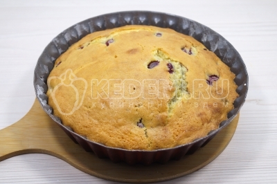 Самый простой вишневый пирог