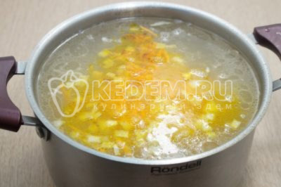 Щи из квашеной капусты с перловкой