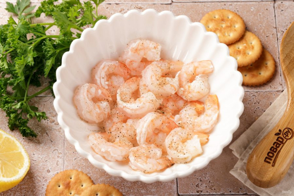 
            Сочные креветки на сковороде: секреты идеальной обжарки        