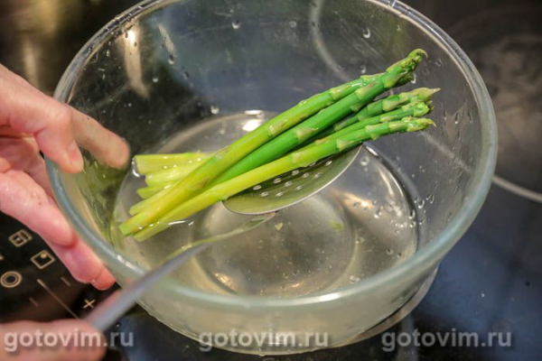 Заливной пирог со спаржей и ветчиной Заливной пирог со спаржей и ветчиной