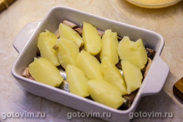 Запеканка из беломорской сельди с картофелем Запеканка из беломорской сельди с картофелем