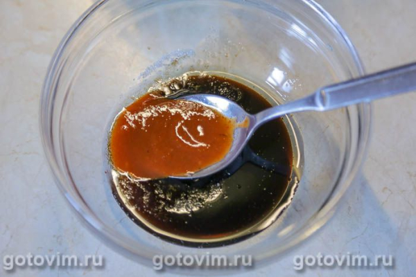 Битые огурцы с соевым соусом и чили