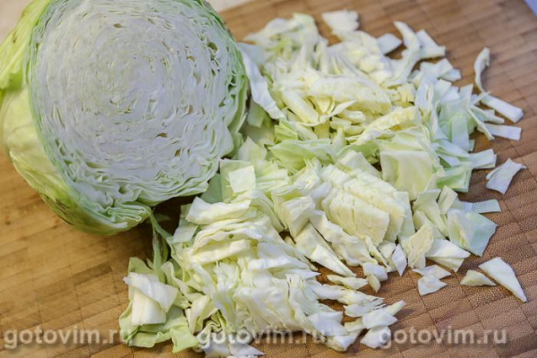 Борщ с мясом и свекольной ботвой