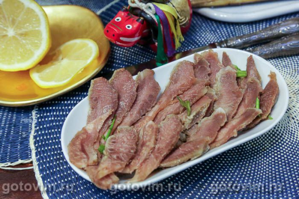 Говяжьи губы отварные Говяжьи губы отварные