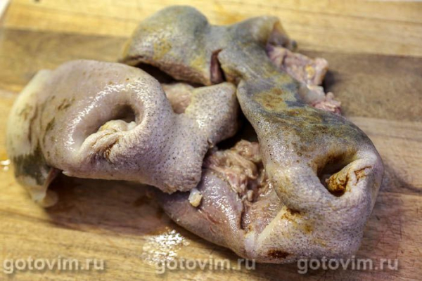 Говяжьи губы отварные Говяжьи губы отварные