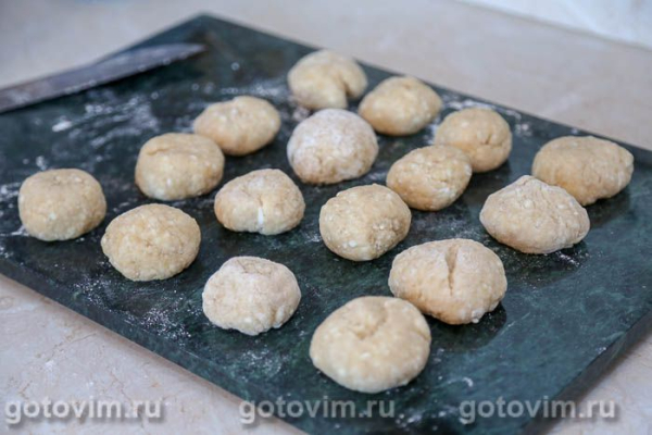 Калитки из творожного теста с черной смородиной Калитки из творожного теста с черной смородиной