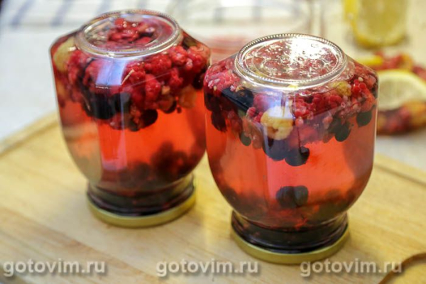 Компот из малины с черной смородиной на зиму Компот из малины с черной смородиной на зиму