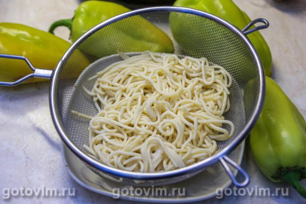 Макароны с печеными овощами и сыром