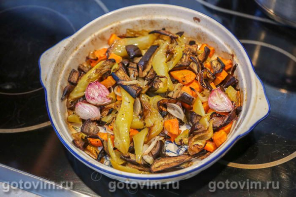 Макароны с печеными овощами и сыром