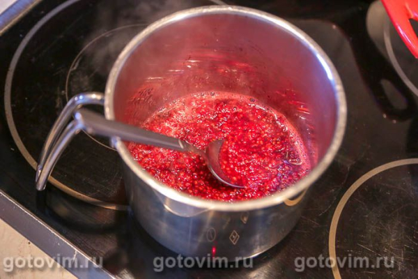 Малиновый соус десертный