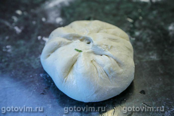 Осетинский пирог со свекольной ботвой (Цахараджин)