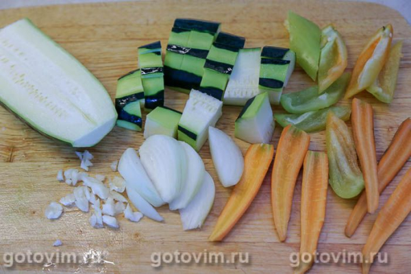 Овощи, запеченные с чечевицей