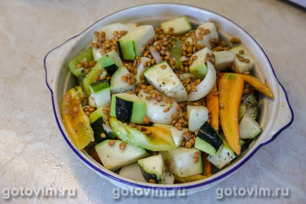 Овощи, запеченные с чечевицей