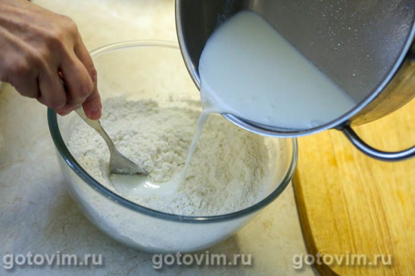 Пицца на кефире с ветчиной, сыром, беконом и помидорами Пицца на кефире с ветчиной, сыром, беконом и помидорами