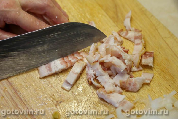 Пицца на кефире с ветчиной, сыром, беконом и помидорами Пицца на кефире с ветчиной, сыром, беконом и помидорами