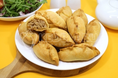 Пироги с капустой и яйцом в духовке