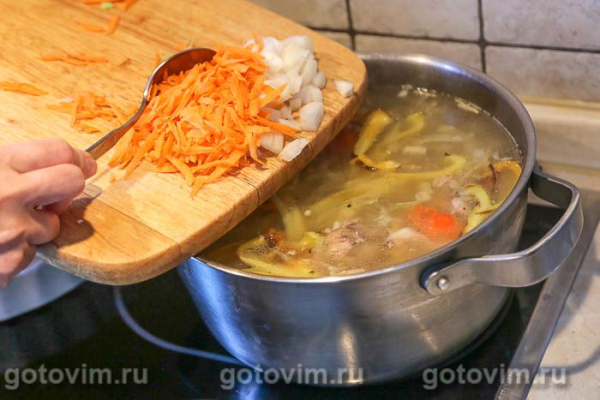 Щи с мясом и печеными овощами