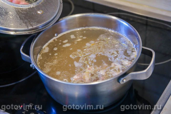 Щи с мясом и печеными овощами
